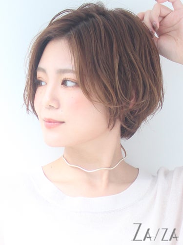 40代 丸顔さん必見のショートボブカタログ 輪郭をシャープに見せて小顔が叶う モデルプレス