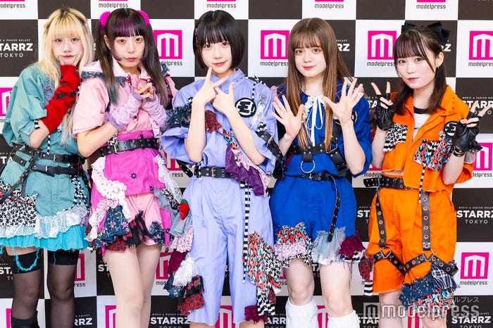 ゆるめるモ!/(左から)なに、ねるん、らき、めあり、へそ※まことは欠席(C)モデルプレス