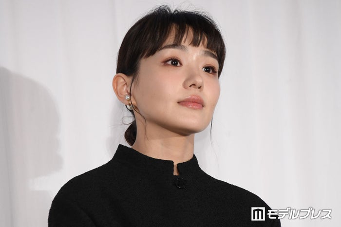 奈緒主演「先生の白い嘘」原作者が舞台挨拶にコメント寄せる「あらゆる意味で遅すぎたし甘かった」