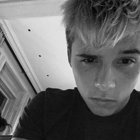 ベッカム家長男ブルックリン君、金髪にチェンジ