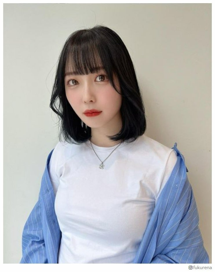 ふくれな、黒髪に大胆イメチェン「めっちゃ似合う」「落ち着いた雰囲気で素敵」の声