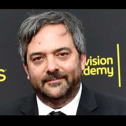 トム・ハンクスとも交流のあった人気アーティストが新型コロナウイルスにより52歳で死去