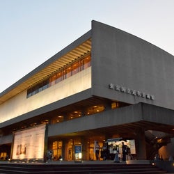 大人女子の夏デートを格上げ!東京国立近代美術館の「ナイトミュージアム」で夏の夜を満喫!