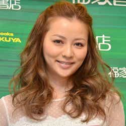 モデルプレス - 熱愛報道の香里奈、交際宣言「お付き合いしてます」