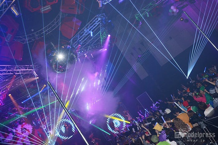 「ageHa HALLOWEEN 2015 -MIDNIGHT CIRCUS-」会場の様子