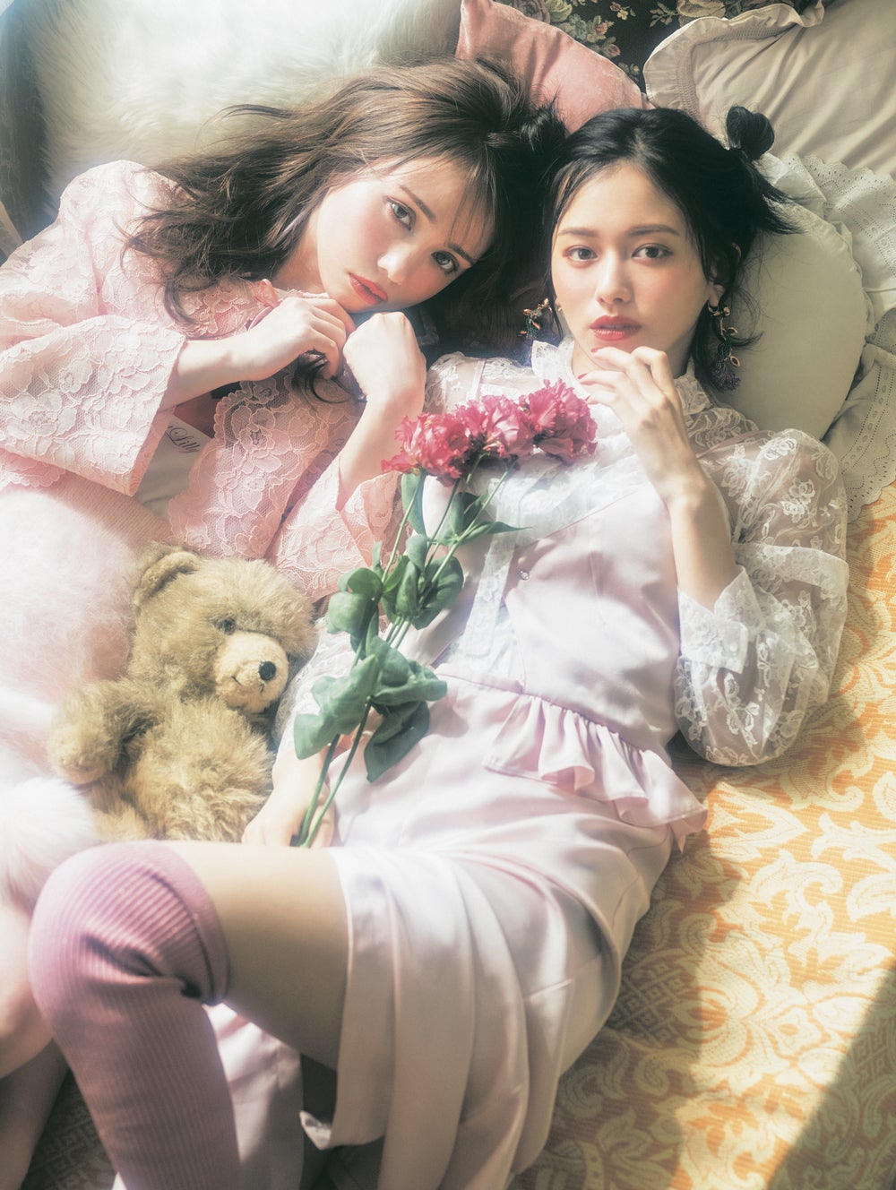 左： 黒瀧まりあ 右：山本舞香（画像提供：徳間書店）