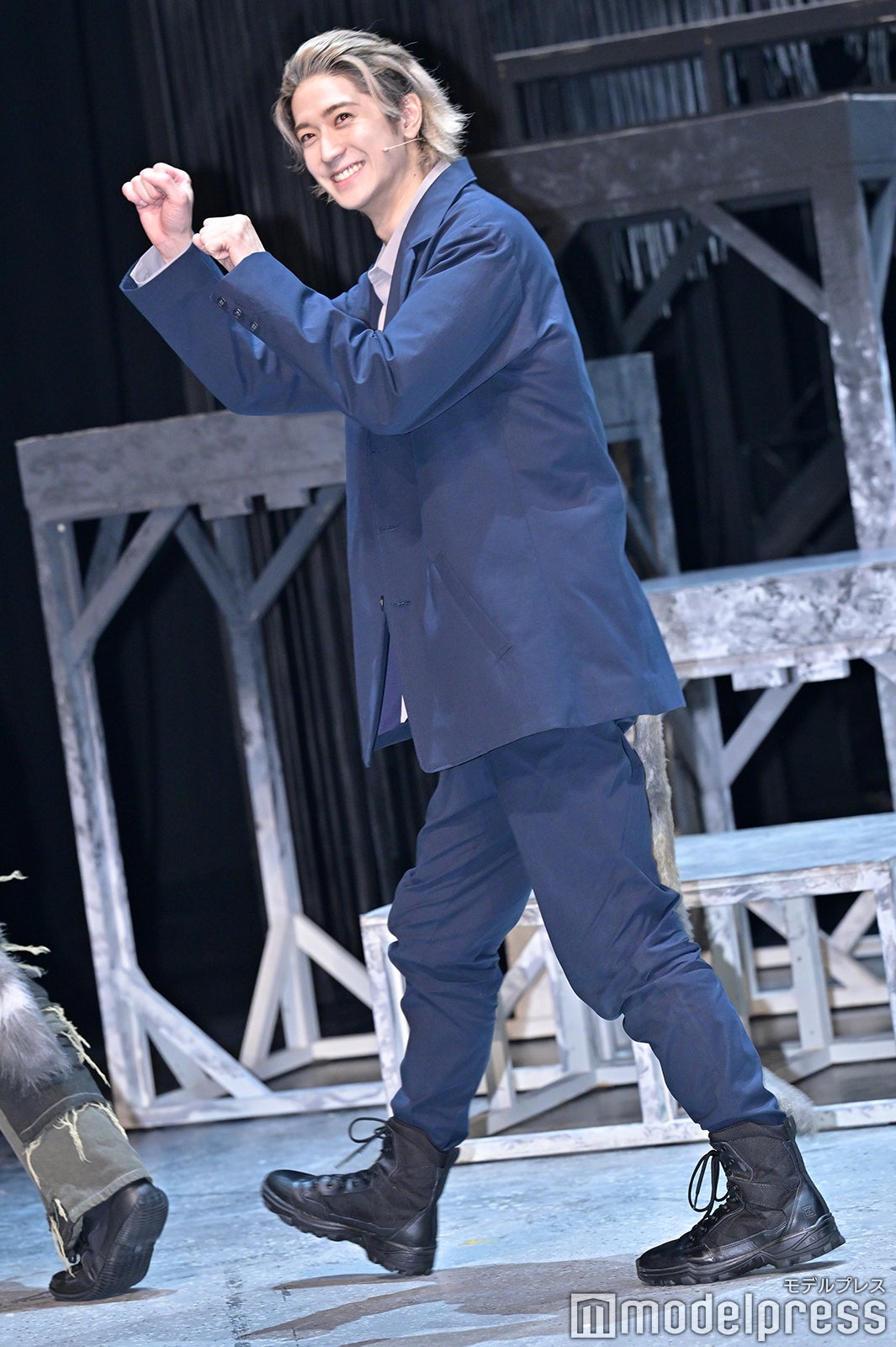 しっぽを揺らして登場した中島裕翔（C）モデルプレス