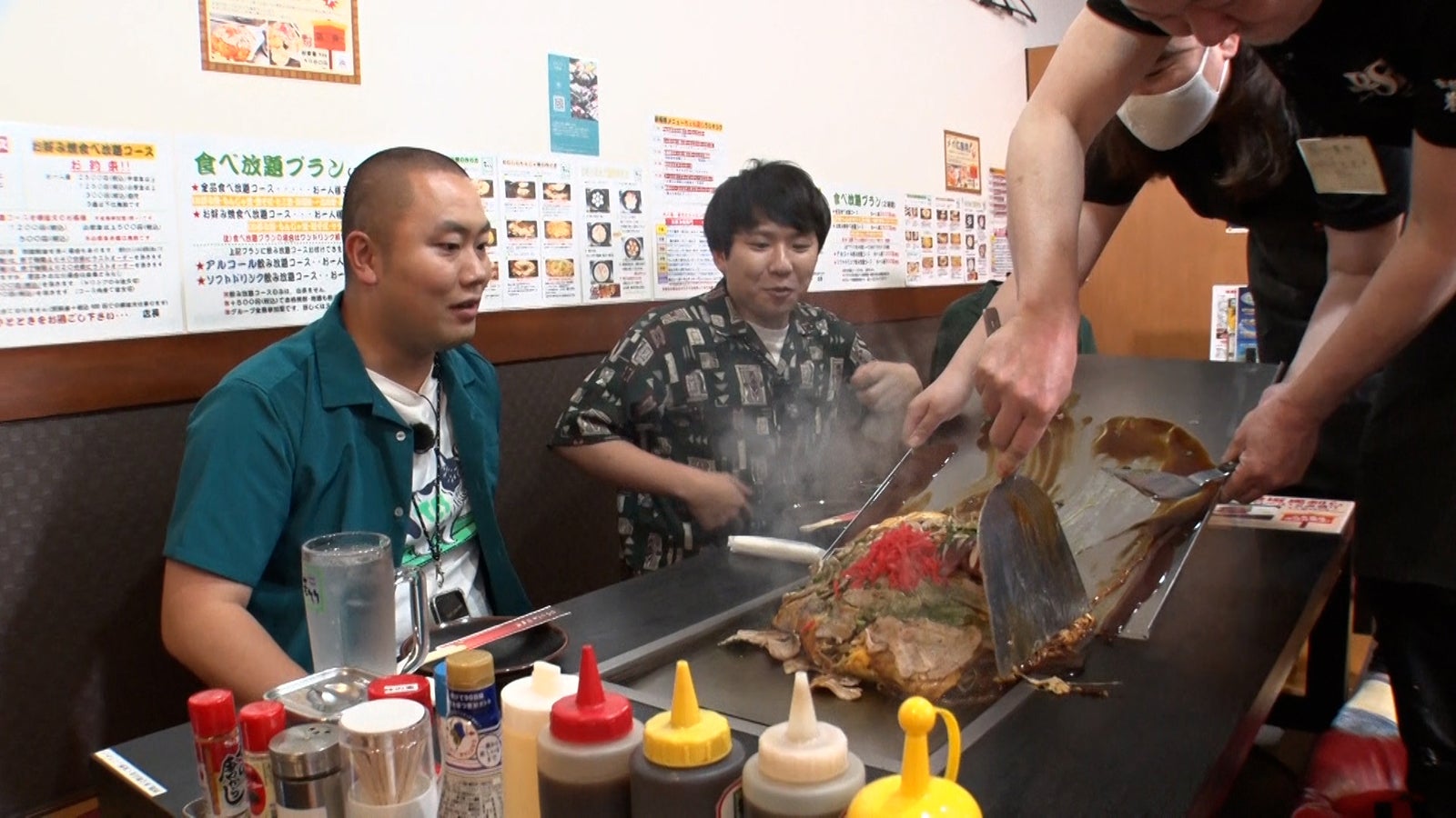 （左から）岡部大、秋山寛貴（C）テレビ朝日