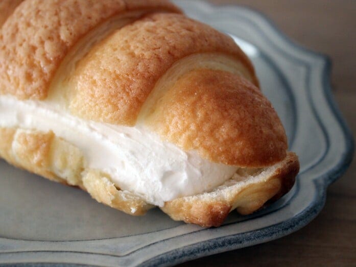 ほどよい甘さの生地に、ミルキーなクリームがマッチ