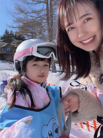 川崎希、8歳長男&5歳長女の‟ゲレンデデビュー”を報告「少しずつ上達してるのすごい」