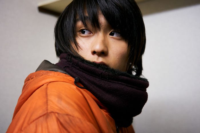 奥平大兼(C)2020「MOTHER」製作委員会