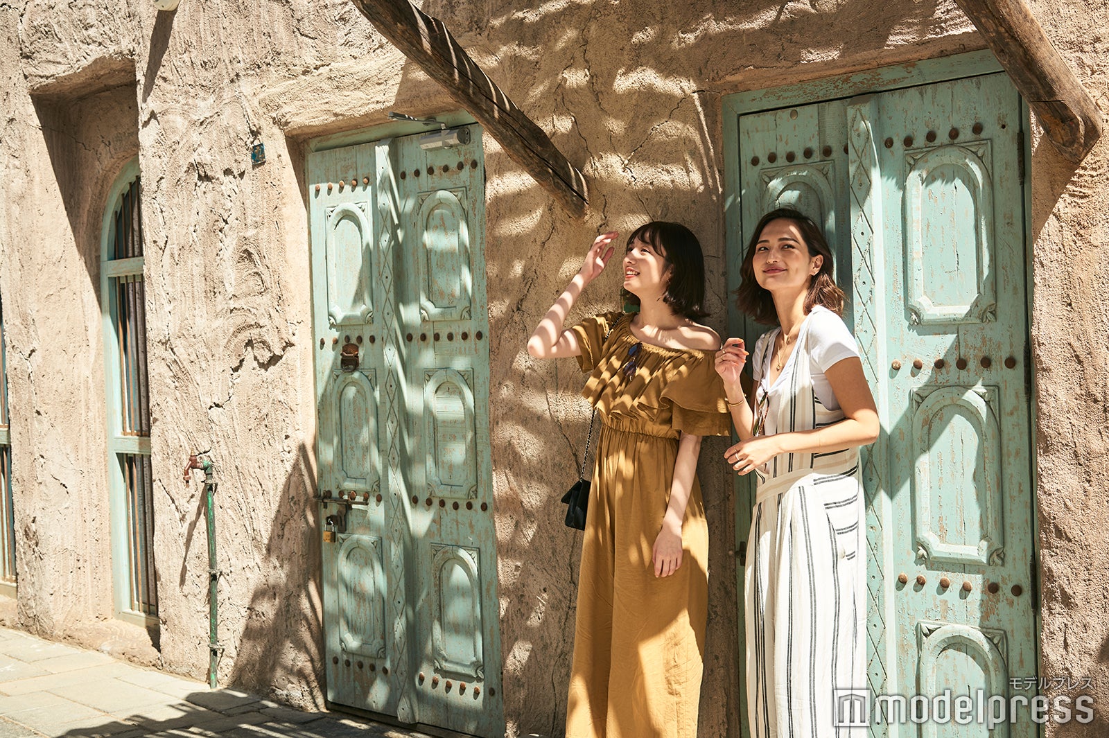 街角で撮る何気ない一枚もこんなにお洒落（C）モデルプレス