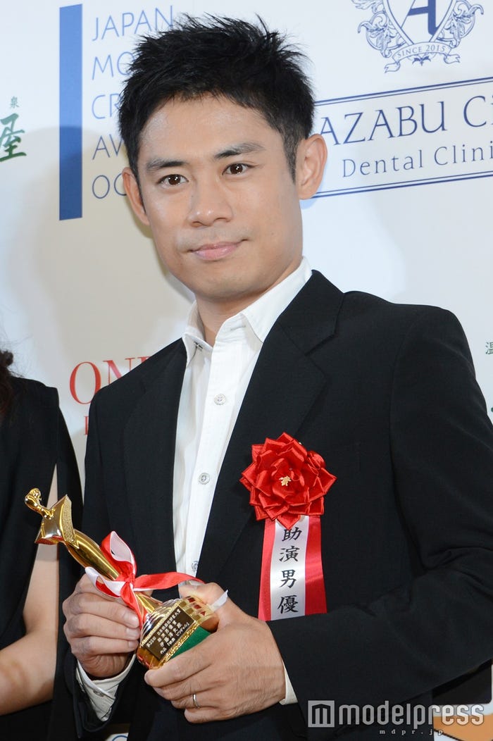 伊藤淳史(C)モデルプレス