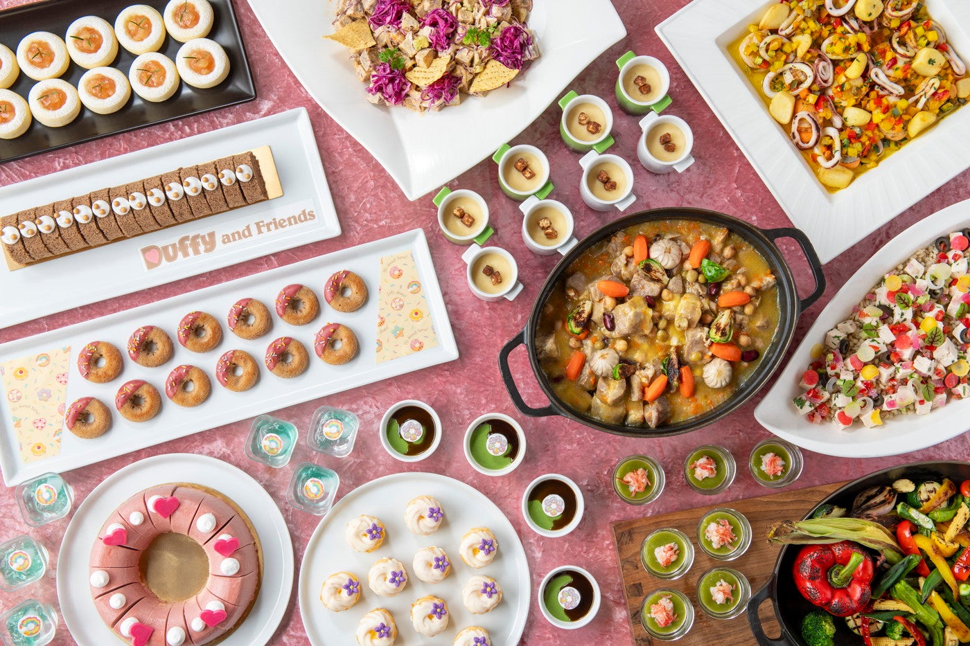 スペシャルメニュー（C）Disney