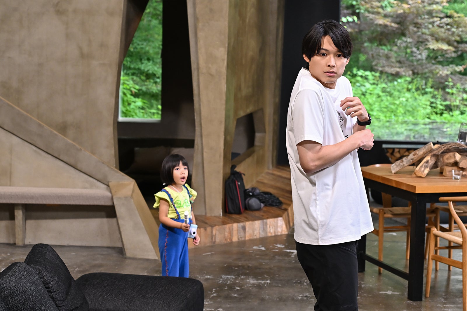 倉田瑛茉、松村北斗「西園寺さんは家事をしない」第9話より（C）TBS