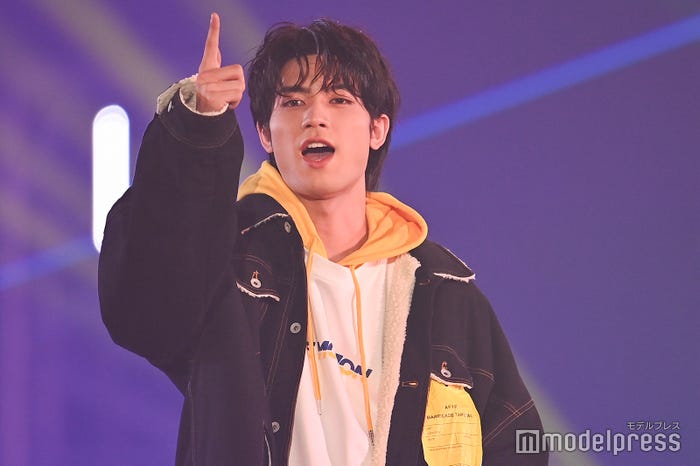 「FAKE MOTION」ステージ(C)モデルプレス