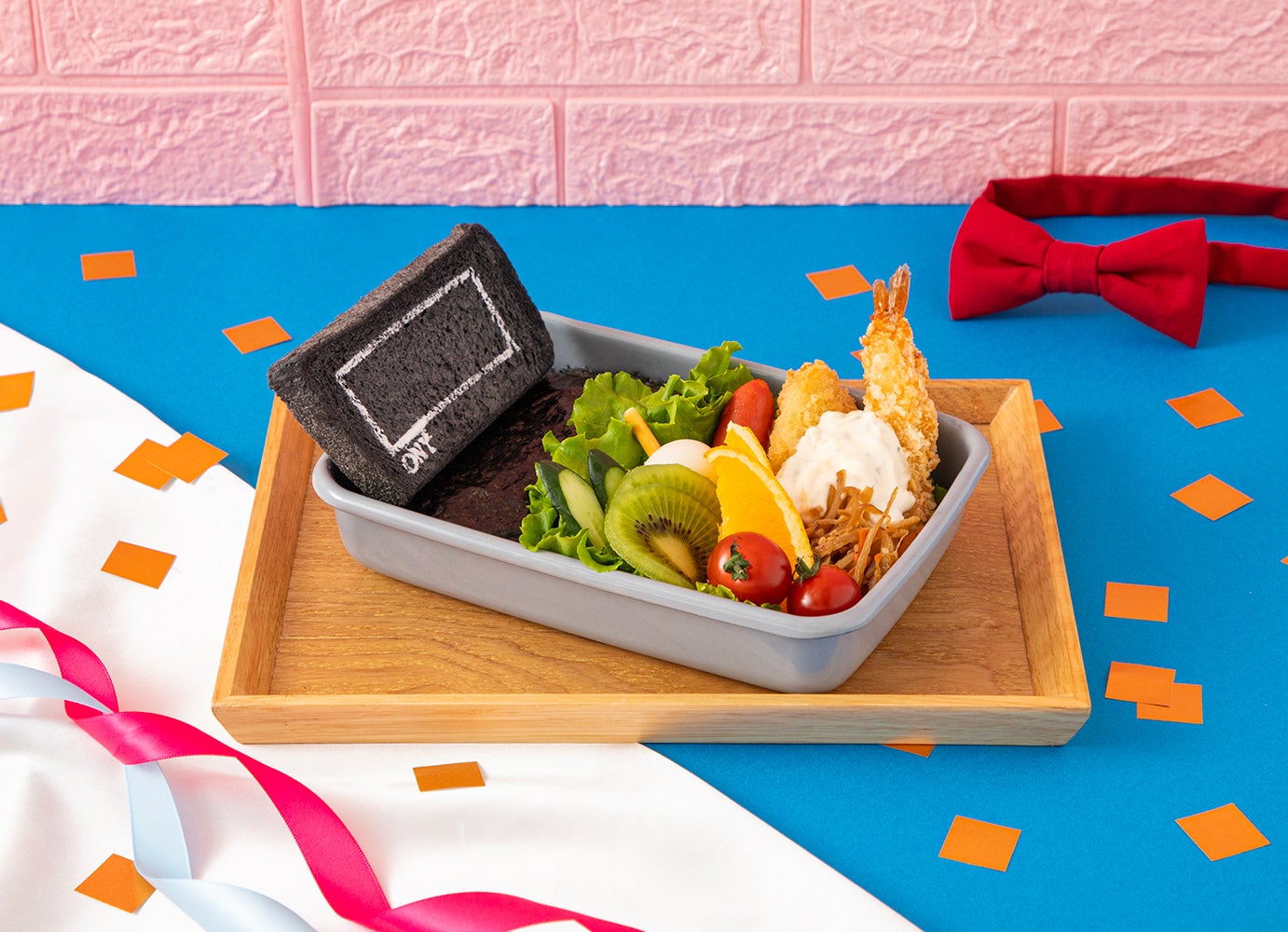 弁当型携帯FAX風プレート「名探偵コナン 連載30周年記念カフェ」（C）青山剛昌／小学館