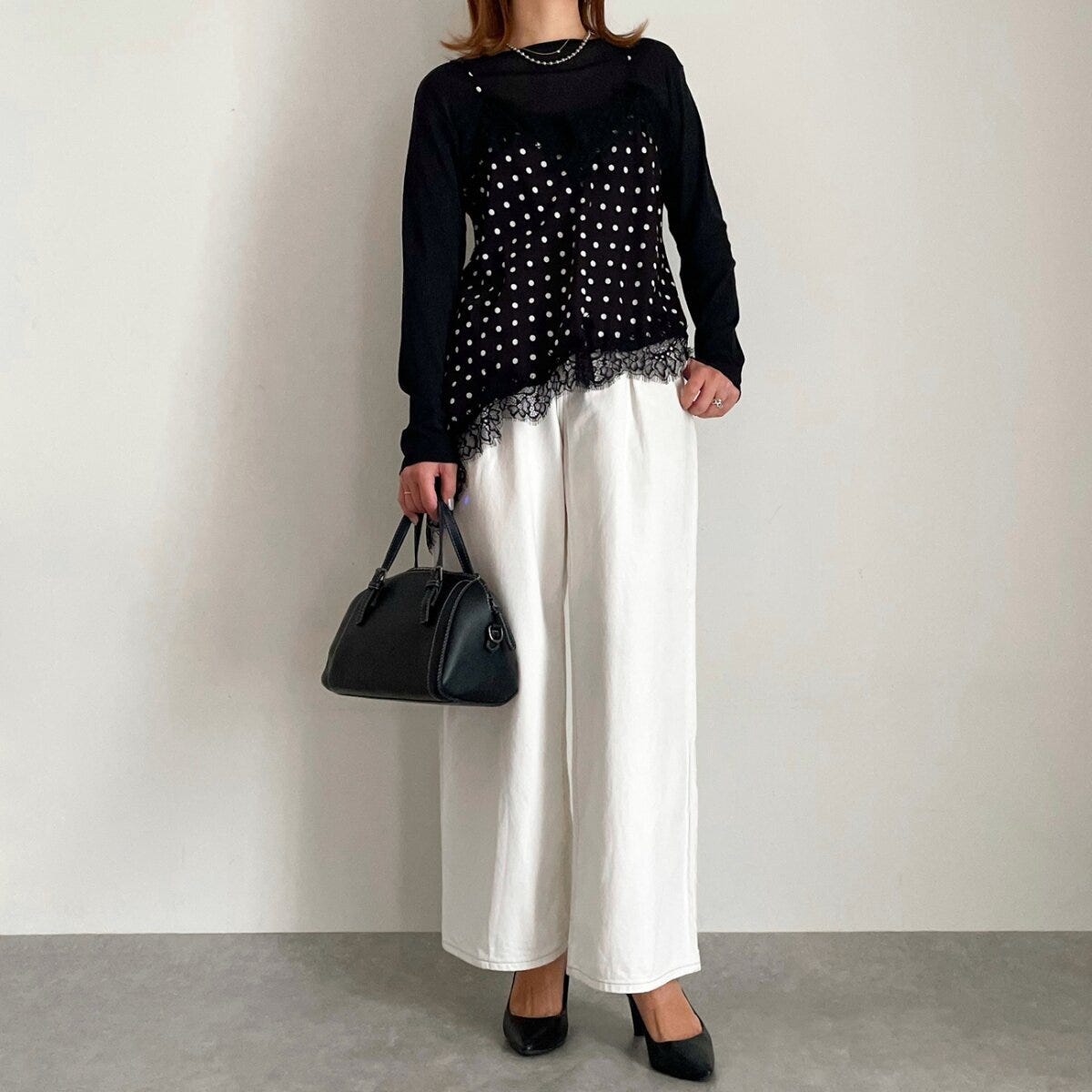cocaシアージョーゼット長袖トップスとレースキャミコーデ