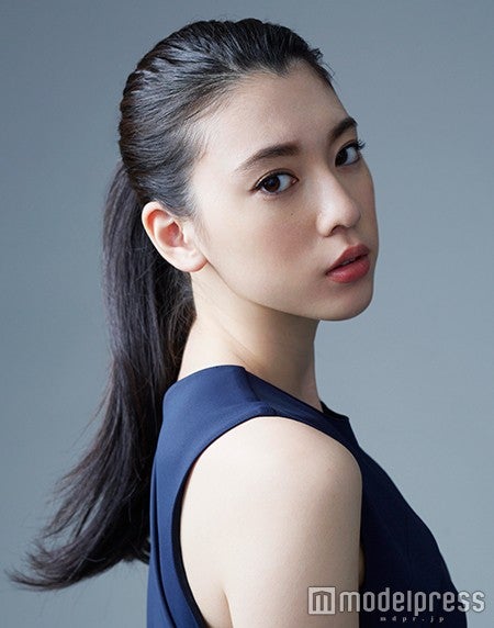 第2弾「DEPARTURES」の主演をつとめる三吉彩花