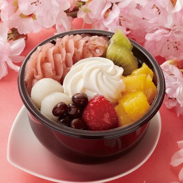 シャトレーゼの春の桜クリームあんみつ