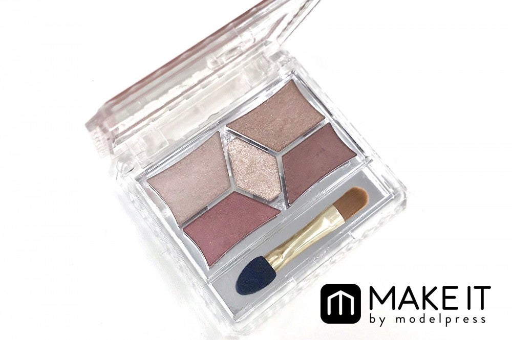 キャンメイク／パーフェクトスタイリストアイズ／18 ビタースウィートメモリー／780円（税抜） (C)メイクイット