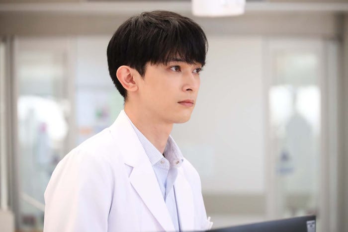 吉沢亮「PICU 小児集中治療室」第1話より(C)フジテレビ