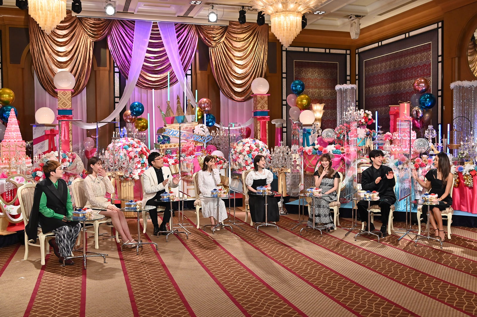 近藤春菜、トリンドル玲奈、山里亮太、田中みな実、弘中綾香、指原莉乃、DJ松永、池田美優（C）テレビ朝日