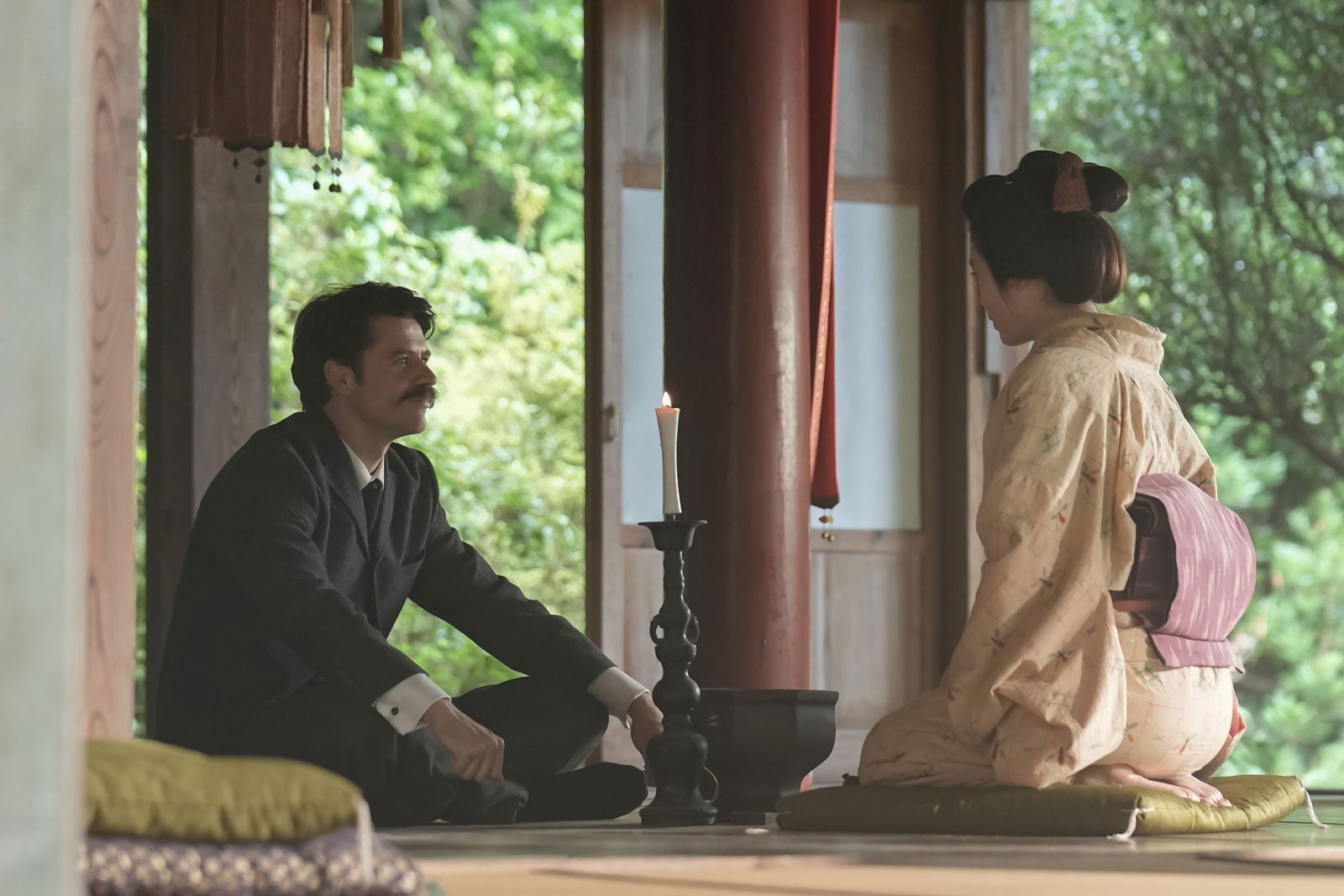 トミー・バストウ、高石あかり「ばけばけ」第64話（C）NHK