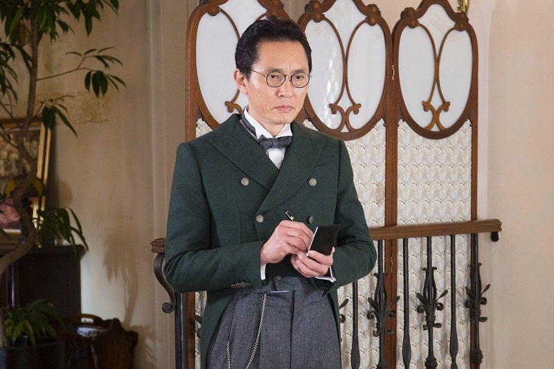 松重豊／「貴族探偵」第1話より（画像提供：フジテレビ）