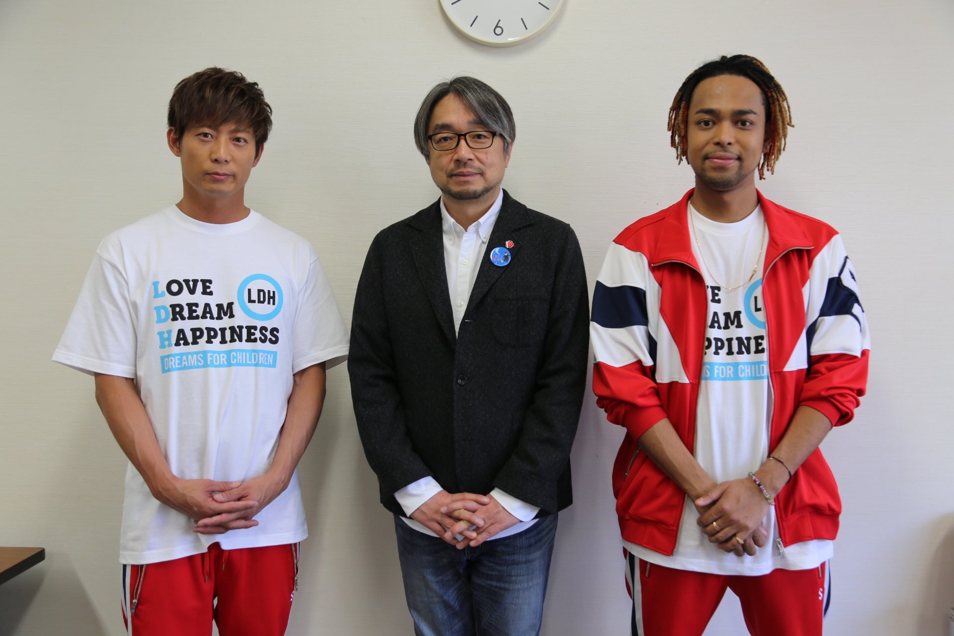 （左から）黒木啓司、小山薫堂氏、NESMITH（写真提供：LDH）