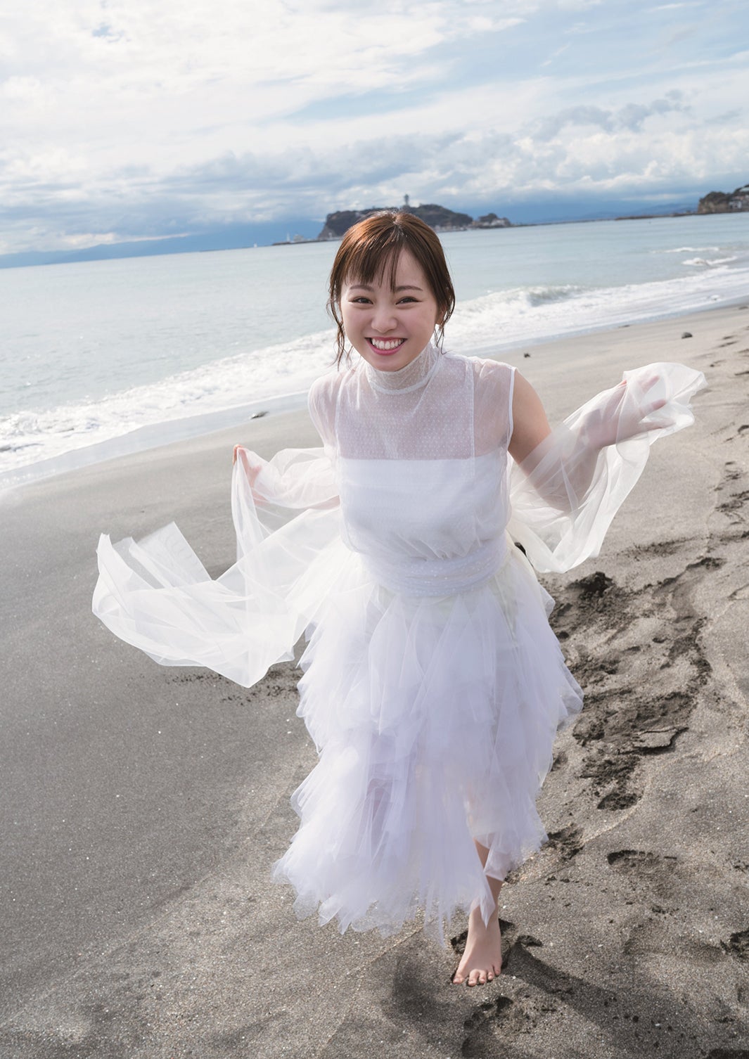 欅坂46今泉佑唯、これからの夢語る　純白ワンピで無邪気な笑顔