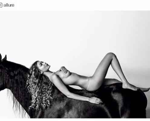 ジジ・ハディッド、馬の上でのヌード姿が話題「パーフェクトボディ」「セクシー過ぎる」