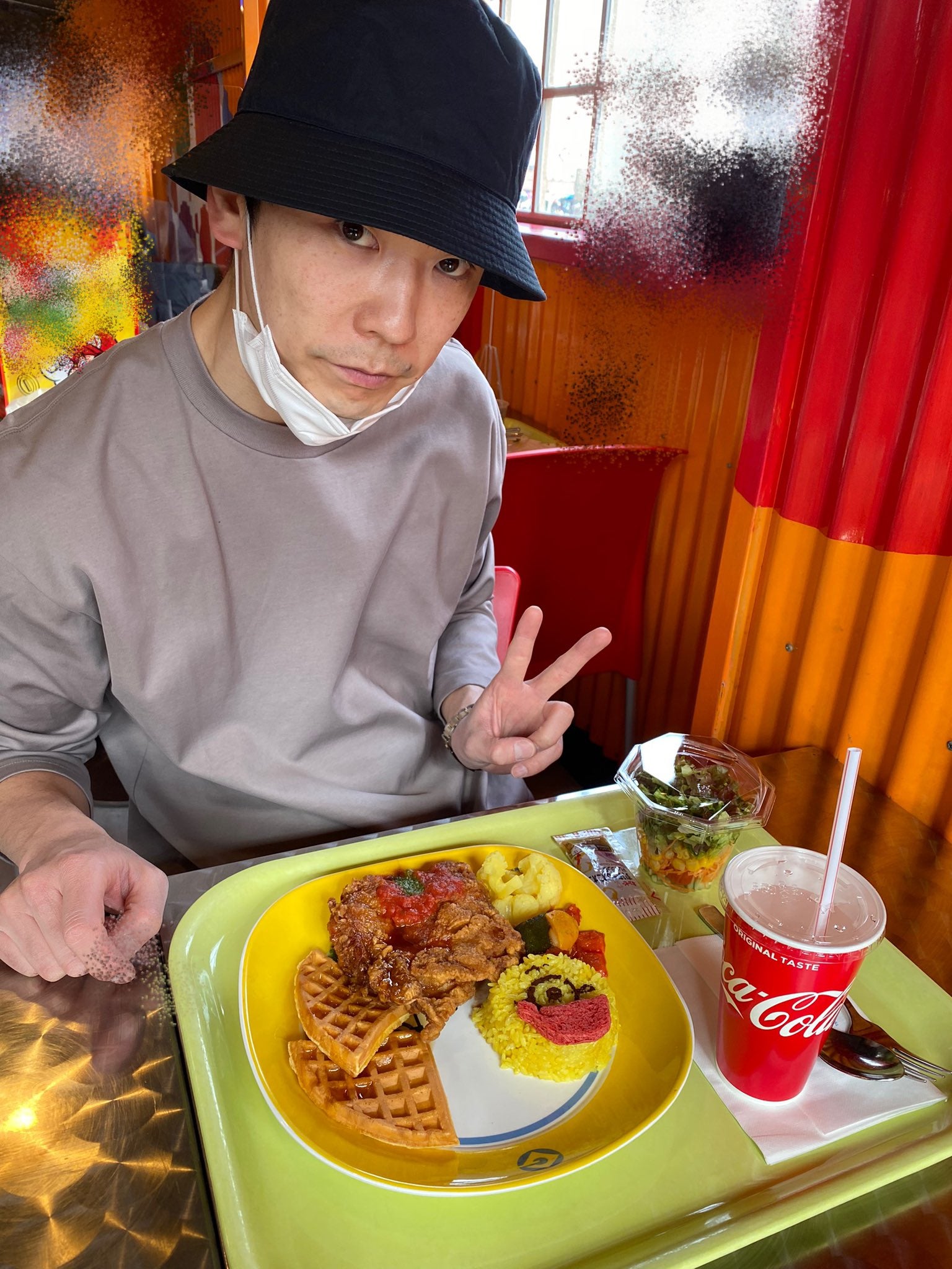 かまいたち濱家隆一、正月休みは“UFJ”ならぬUSJ満喫「ネタ使ってるの最高」と話題