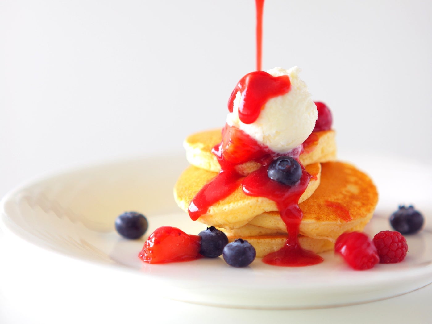 スーパースイーツビュッフェ2026 ～ホテルでいちご狩り～（提供写真）