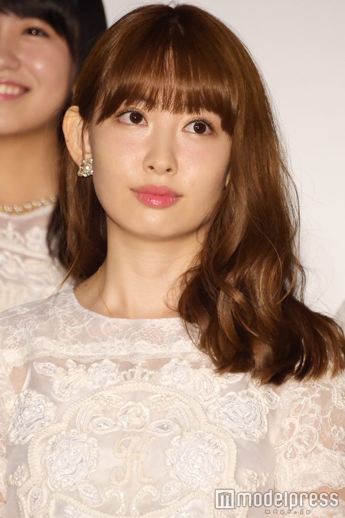 「存在する理由 DOCUMENTARY of AKB48」初日舞台挨拶に登壇した小嶋陽菜（C）モデルプレス