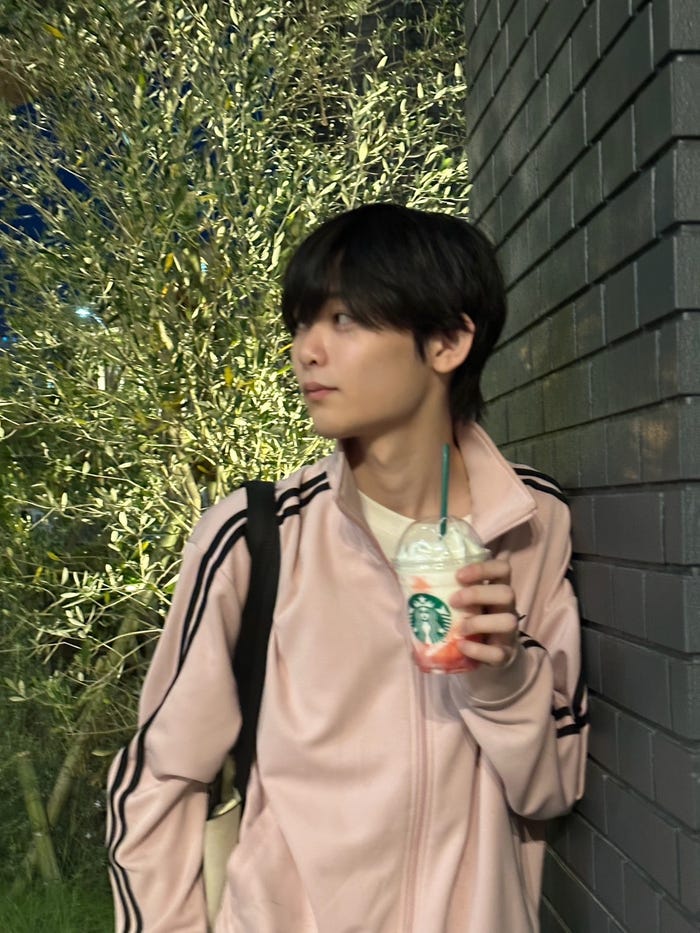 小林和哉「カフェ巡りをしたGW!」(提供写真)