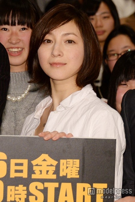 広末涼子、挨拶中にトラブル　共演者がすぐフォロー