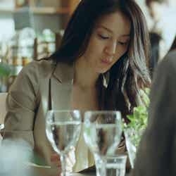 井川遥/新CM「auスマートパス アプリ取り放題」篇より