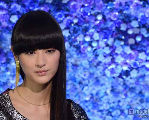 シシド・カフカ、第2の故郷で恩人との再会に涙
