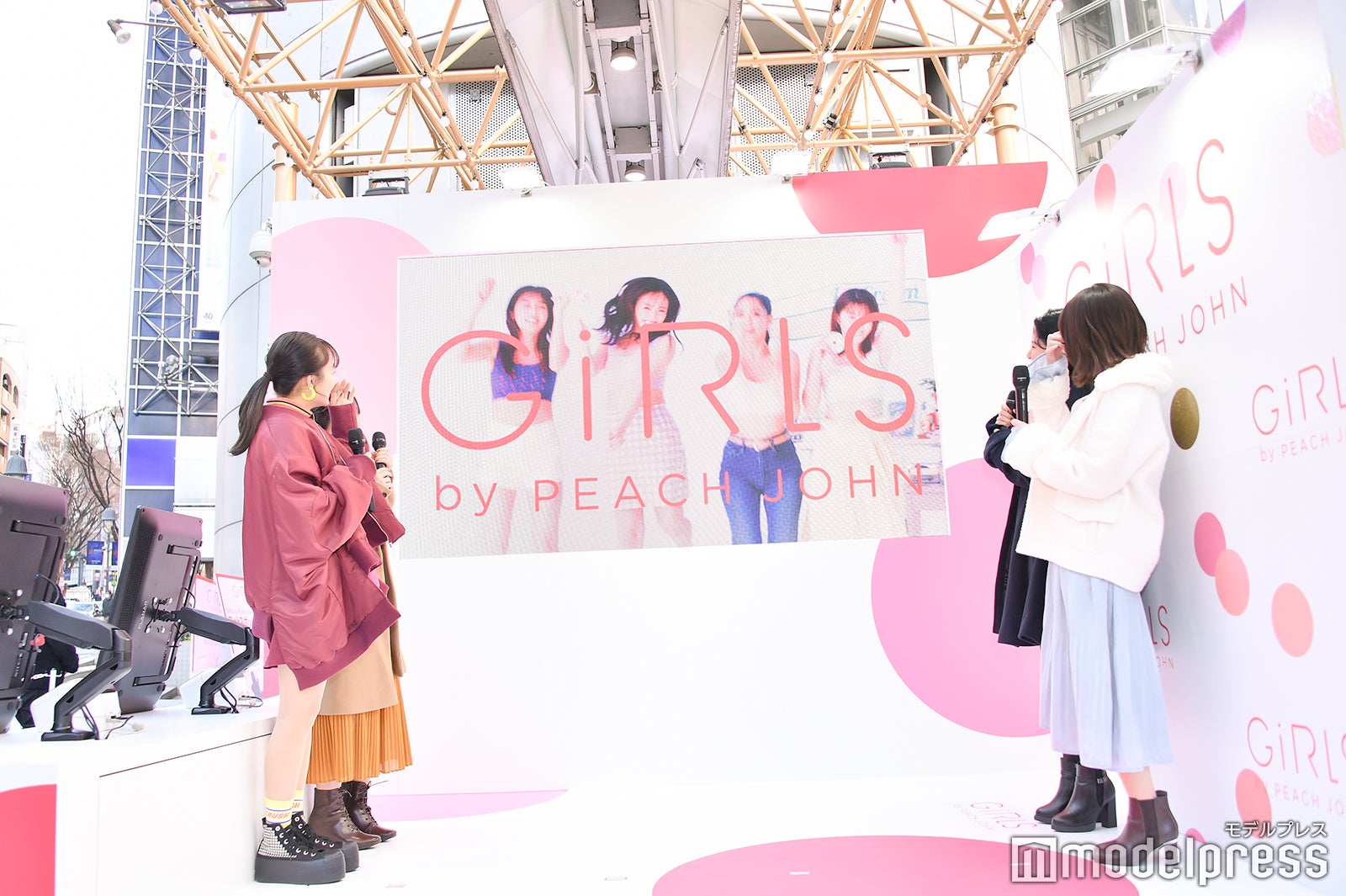 （左から）黒木ひかり、今泉佑唯、ミチ、中野恵那（C）モデルプレス