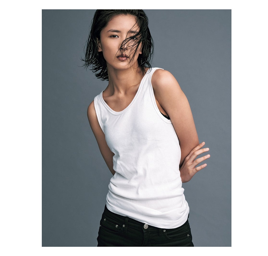 藤井萩花 ファーストソロ写真集 『萩花 Fujii Shuuka』より（画像提供：光文社）