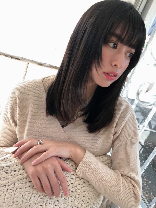 40代のセミロングストレート特集 大人が魅せる 軽やかで上品なおすすめスタイル モデルプレス 40代のセミロングストレート特集 大人が魅せる 軽やかで上品なおすすめスタイル モデルプレス