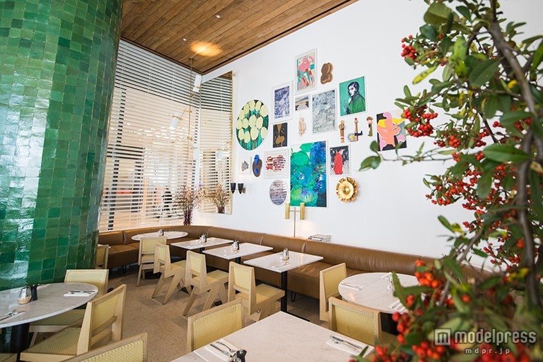 アート作品の並ぶ「bills Seoul」店内