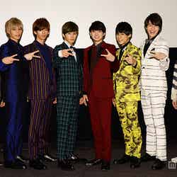 （左から）コーイチ、カイ、リョウガ、タクヤ、ユーキ、ユースケ、タカシ、福山桜子監督