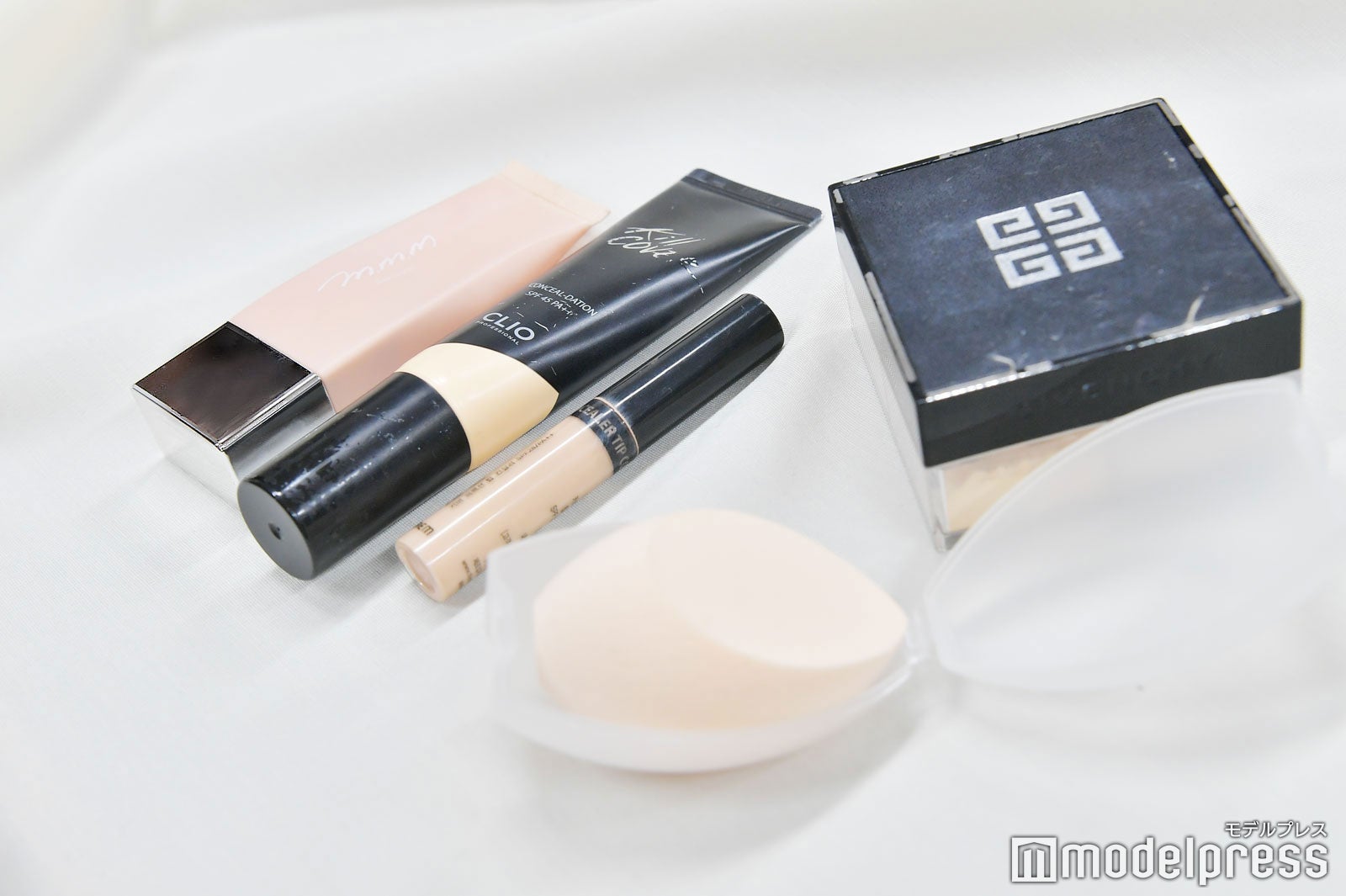 村瀬紗英のベースメイクアイテム （C）モデルプレス