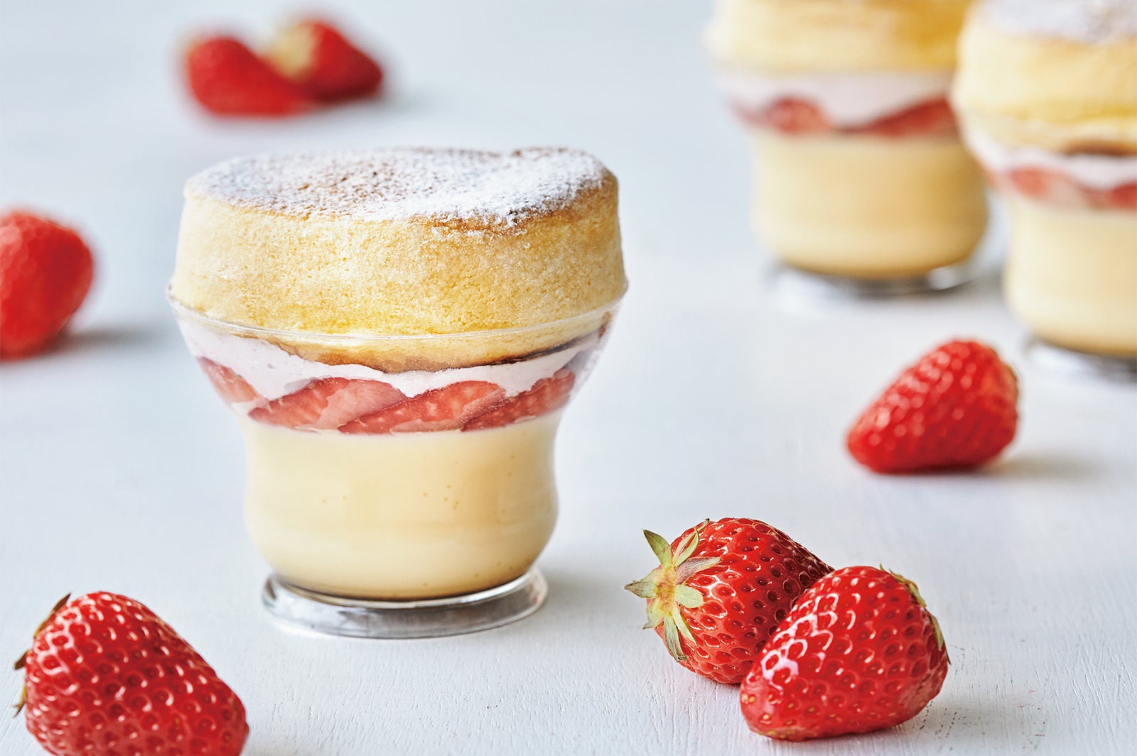 奇跡のスフレパンケーキプリン ストロベリー／画像提供：フレーバーワークス