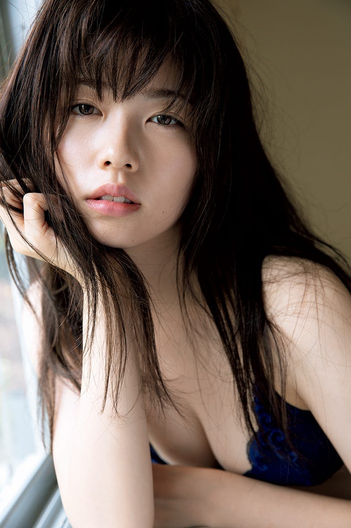 小芝風花写真集『F』(ワニブックス)より(提供画像)