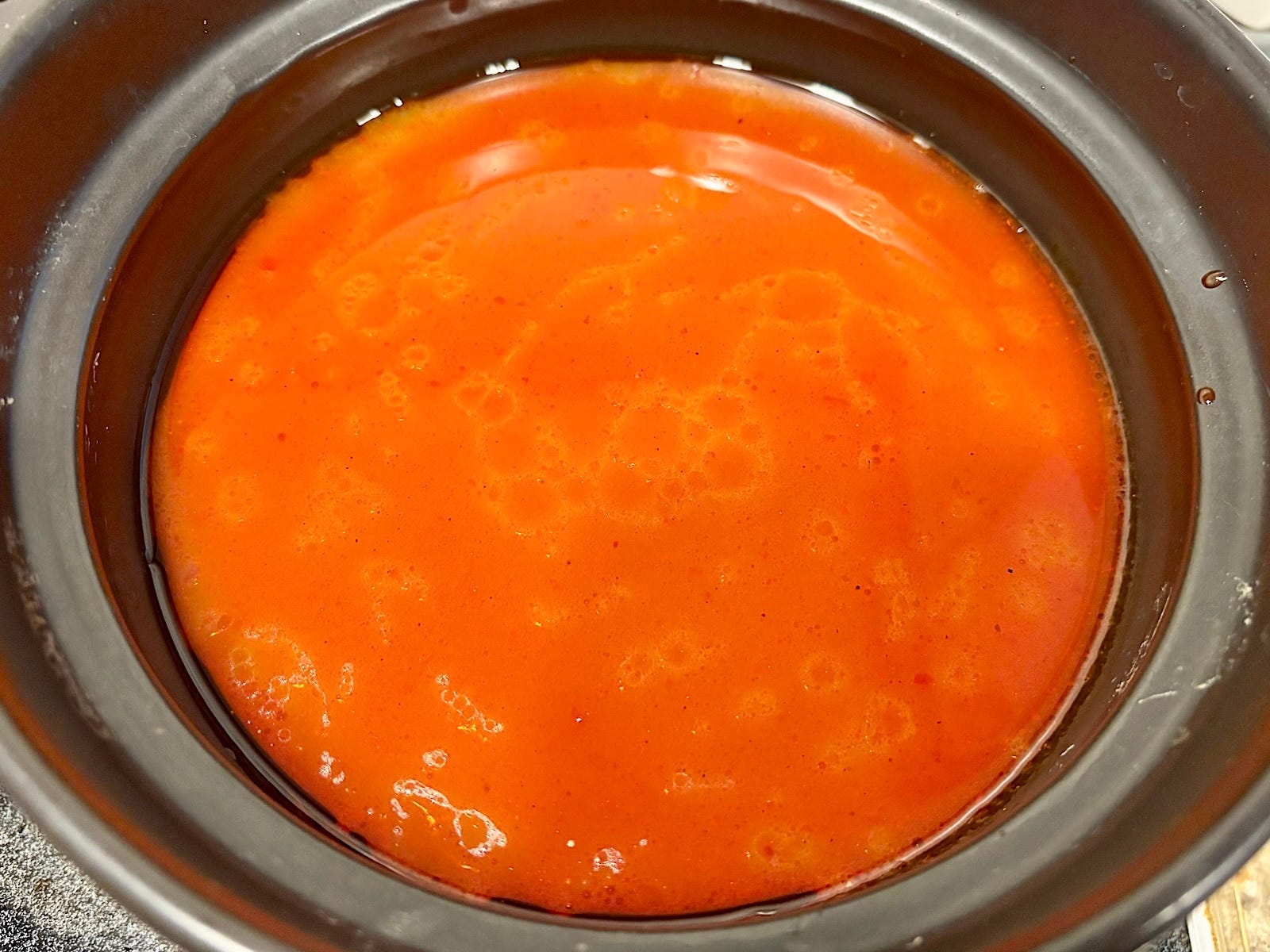 本品に水300mLを入れて混ぜ合わせたもの。好きな具材を入れて完成です！ 