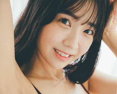 #2i2天羽希純、メリハリボディ際立つ水着姿