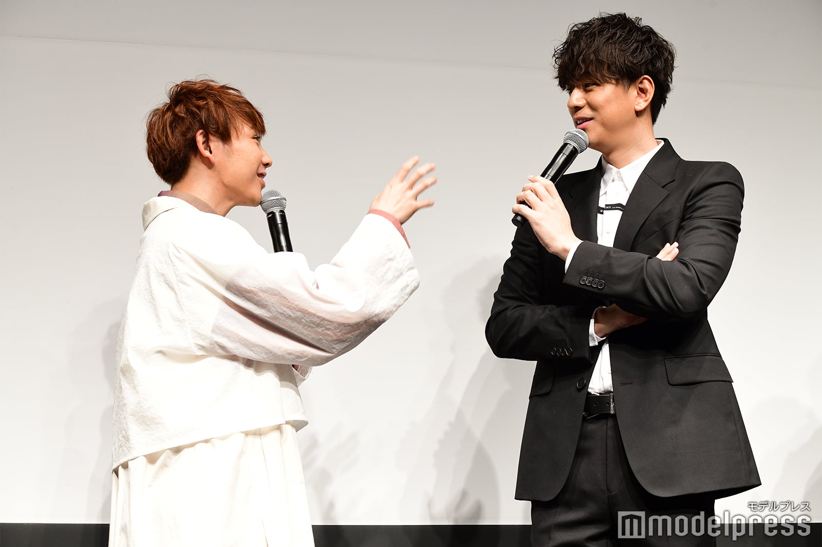 須賀健太、三浦翔平 （C）モデルプレス